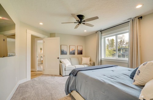 Tamarack Resort Cottage | Spacious Donnelly Family Home w/Private Hot Tub!