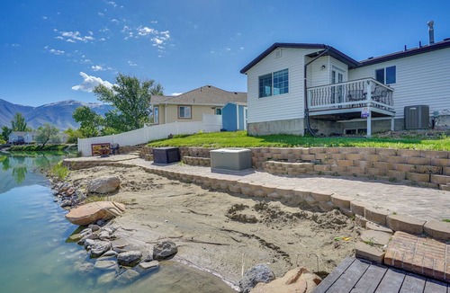 Stansbury Park House | Lakefront Utah Home w/Private Beach, Dock & Canoe