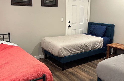 Kimberly House | Clean new 3 bedroom home fully fenced yard