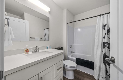 South Tacoma Apartment | Stylish 10 Apartment Units near Fort Lewis