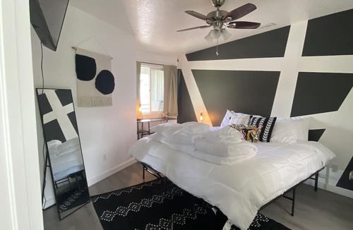 Harbor Village Apartment | Remodeled - Pool 6 Guests Hot Tub