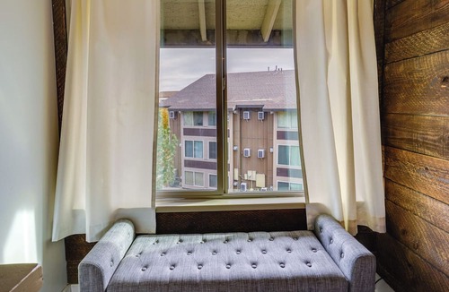 North Park City Apartment | Ultimate Park City Studio w/Pool & Hot Tub!