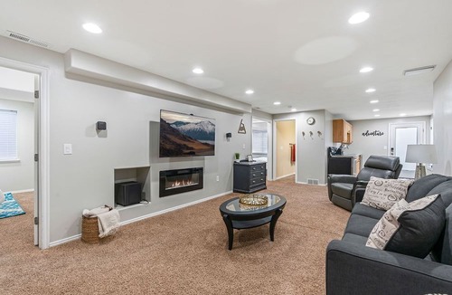 Clearfield Apartment | Pet friendly 2/1 basement apt fenced yard