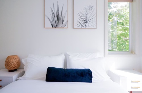 East Queen Anne House | Modern Queen Anne Townhome with Space Needle Views