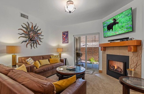 Bear Hollow Village Condo | Moose Mgmt at Bear Hollow 4205 Pool-HotTub-Trails-Reliable WiFi-Free Shuttle