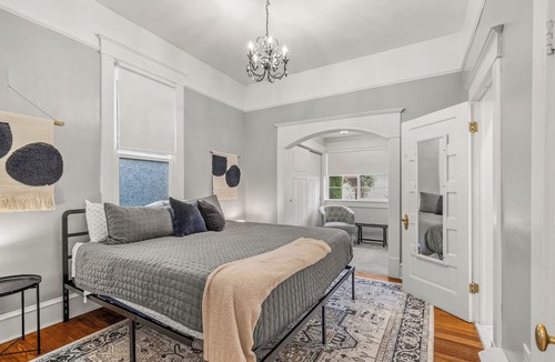 Lewiston House | Prospect Delight - River Views, Historic Home, Walk To Town!