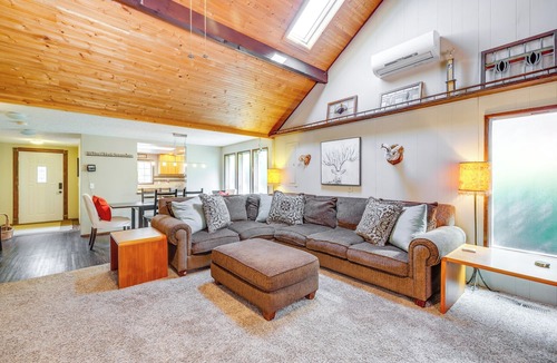 Ocean Park House | Pet-Friendly Ocean Park Rental w/Outdoor Fire Pit