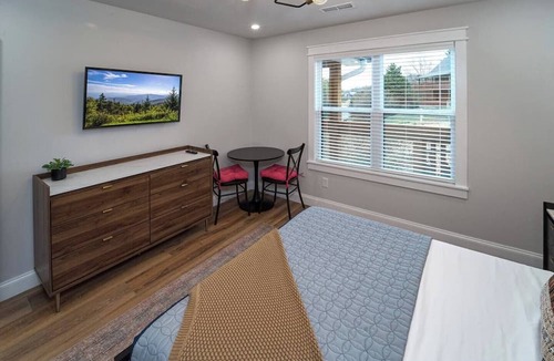 Pigeon Forge Villa | Stunning, Newly Renovated Villa! Close to Strip #3