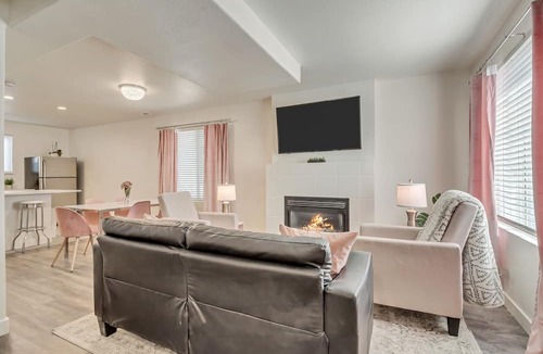 Salt Lake City House | Newly Remodeled Townhome in the heart of Millcreek