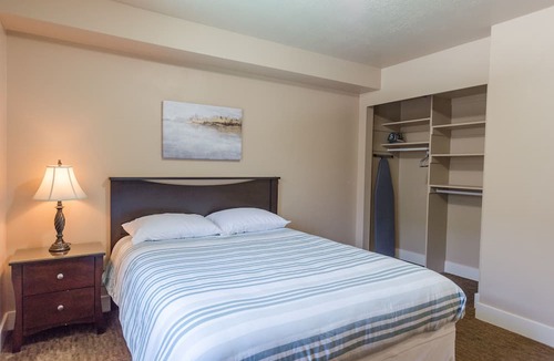 Logan Condo | Updated 2-bedroom condo with pool