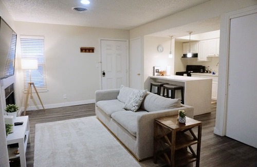 Central City Apartment | Down Town, Award Winning KING Bed, Self Check-In