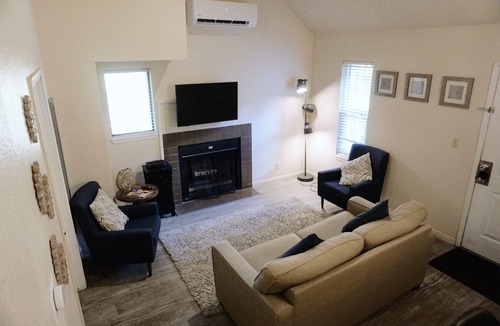 Central City Apartment | Two Bedroom Loft*Great Location*Award Winning Beds