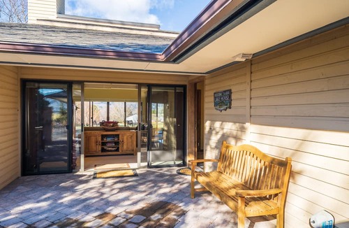 Wapato Point Condo | Wapato Point Halmalka Condo 502-B 2 Bed 2 Bath Sleeps 5-6, Close to Outdoor Pool