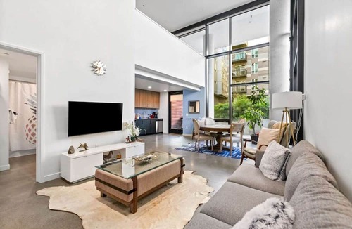 Downtown Apartment | Elegant design meets optimal location amid the natural beauty of Downtown Redmond.