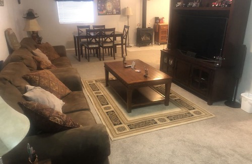 South Weber House | Beautiful 2 bedroom 1 bathroom guest house