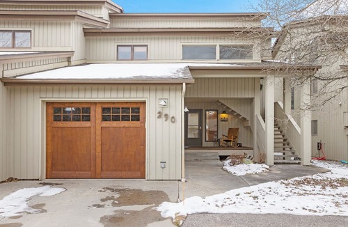 Big Sky Meadow Village Condo | Ski Big Sky & Nordic Cross Country Skiing, Hike, Fish & Bike | Golf Course Condo