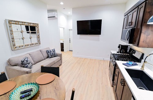 Lava Hot Springs Apartment | Sun Valley Theme: Suites of Lava #12