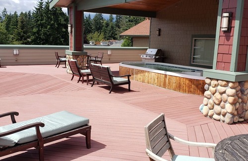 Bainbridge Island Condo | Cascade - Jacuzzi/Pool/Rooftop Deck/Sauna - Just a 15-minute walk to Ferry Dock
