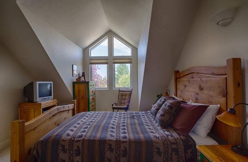 Driggs Villa | Aspen Grove Retreat: Fireplace, Balcony, Close to Grand Targhee