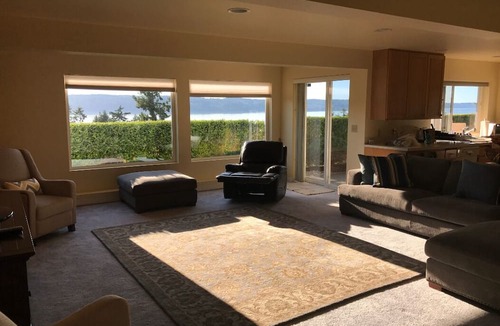 Mukilteo House | Relaxed and Enjoyable Water/Mountain View Home