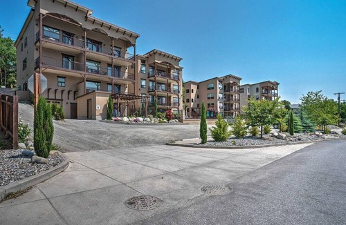 Wapato Point Condo | Marina's Edge Condo - Pool & Spas - Marina -Town!