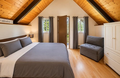 Leavenworth Cabin | Fish Lake | Dock | Hot tub | Dogs | View | Game Rm