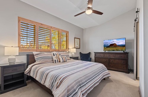 Bear Hollow Village Condo | Moose Mgmt at Bear Hollow 3307 Scenic View-King Bed-AC-Fans-Pool-Dogs Welcome