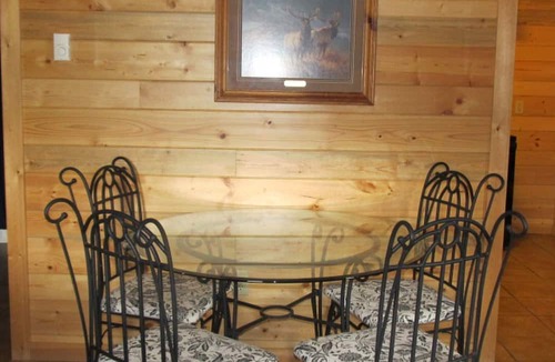 Wapiti Cabin | The Stewart - Cabin with Mountain views, Close to Yellowstone