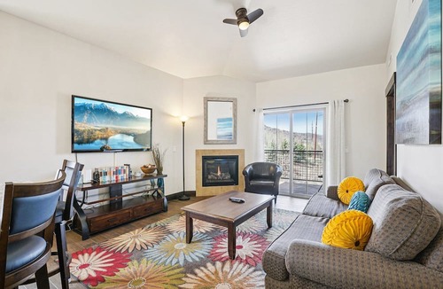 Bear Hollow Village Apartment | Top Floor Condo! 3BD/2BA Park city ski condo - Sleeps 7