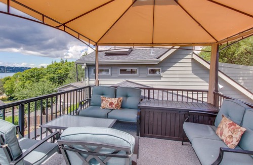Mercer Island Apartment | Cozy suite with lake and city views, hot tub, near parks, shopping, & dining