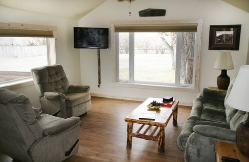 Dubois Cabin | Newly Remodeled Historic Log Cabin on Banks of Horse Creek