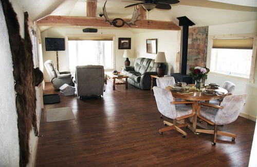 Dubois Cabin | Newly Remodeled Historic Log Cabin on Banks of Horse Creek