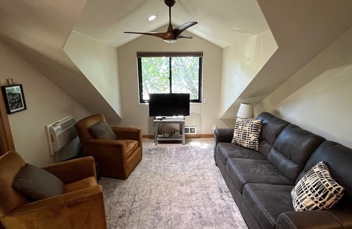 White Salmon House | Casita Rio Vista - Pets Allowed,Secluded Getaway
