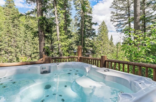 Sundance Cabin | OVER THE RIVER AND THROUGH THE WOODS