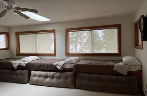 Lummi Island House | Lummi Island Waterfront Retreat with stunning views ! Perfect getaway.