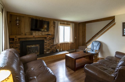 West Yellowstone Condo | Cozy Place To Enjoy After A Day In The Park
