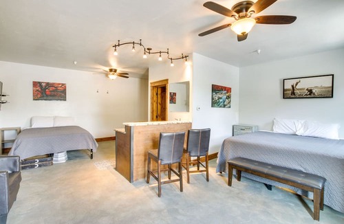 Lava Hot Springs Apartment | Lava Hot Springs Studio w/Deck: Walk to Hot Pools