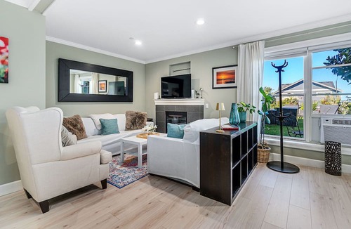 West Queen Anne Apartment | Stunning Space in heart of Queen Anne