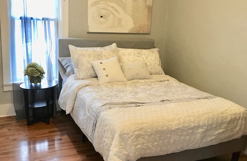 Loveland House | Sweetheart City Guest House - Loveland Colorado (entire home + fenced backyard)
