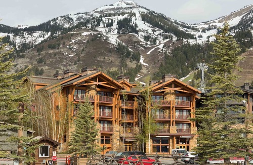 Teton Village Condo | Outpost: Crystal Springs 303- AC & Next To Tram!
