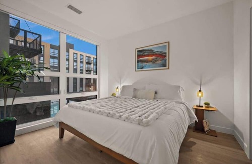 People's Freeway Apartment | Downtown Salt Lake City Luxury Retreat - Pool, Sauna, and Parking