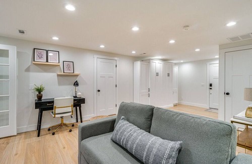 Roy Apartment | Luxury Mountain View Retreat w/Pool & Hot tub
