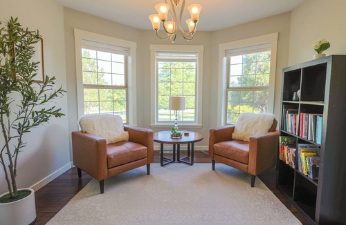 Leavenworth House | The Tyrolean: Pool, Hot Tub & Ski Hill Charm