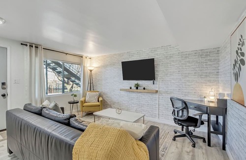 Downtown Salt Lake City Apartment | Cozy 2BR/1BA Downtown SLC stay with fast Wi-Fi & great location