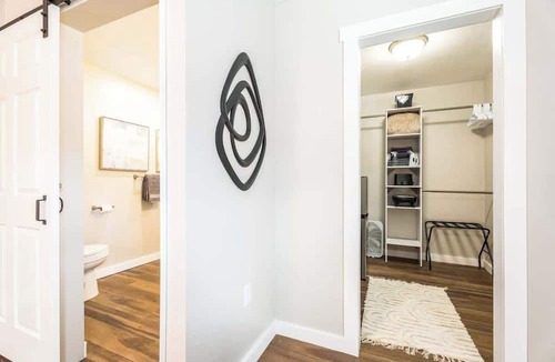 Nampa Apartment | #StayinMyDistrict King Studio Walk to DT Nampa