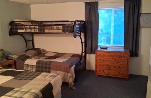 Loon Lake House | Fun Family Get-Away in Loon Lake, WA. Private year-round home that sleeps 14-16.