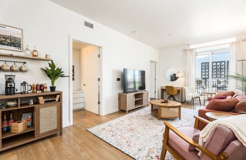 Boise Apartment | Walk to Everything Boise, Hot Tub, King Bed, Gym