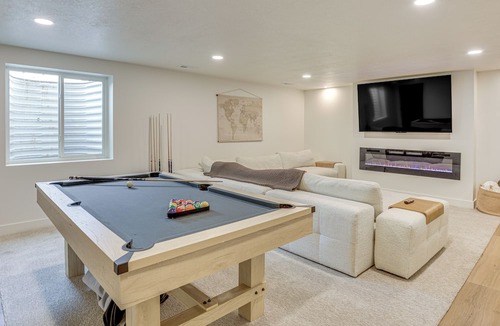 North Ogden Apartment | Pool Table & Putting Green! Scenic Ogden Escape