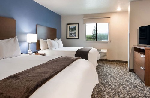 Meridian Hotel | Pet-Friendly Room w/Full Kitchen, Access Meridian's Attractions