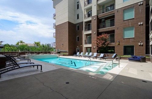 Downtown Salt Lake City Apartment | Deluxe Central 1BR 1BA Pool Hot Tub Gym Parking